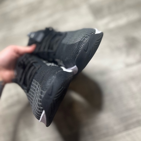 Nike Metcon 8 Workout Gym Shoes. Great condition, too small for my wide feet. - Picture 7 of 11